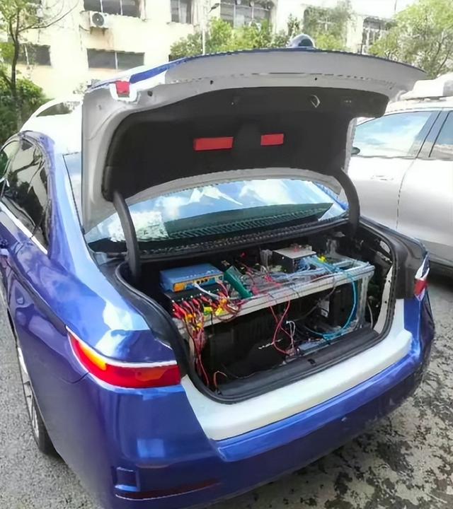 小米自動駕駛測試汽車中的G810 小米自動駕駛測試汽車中的G810